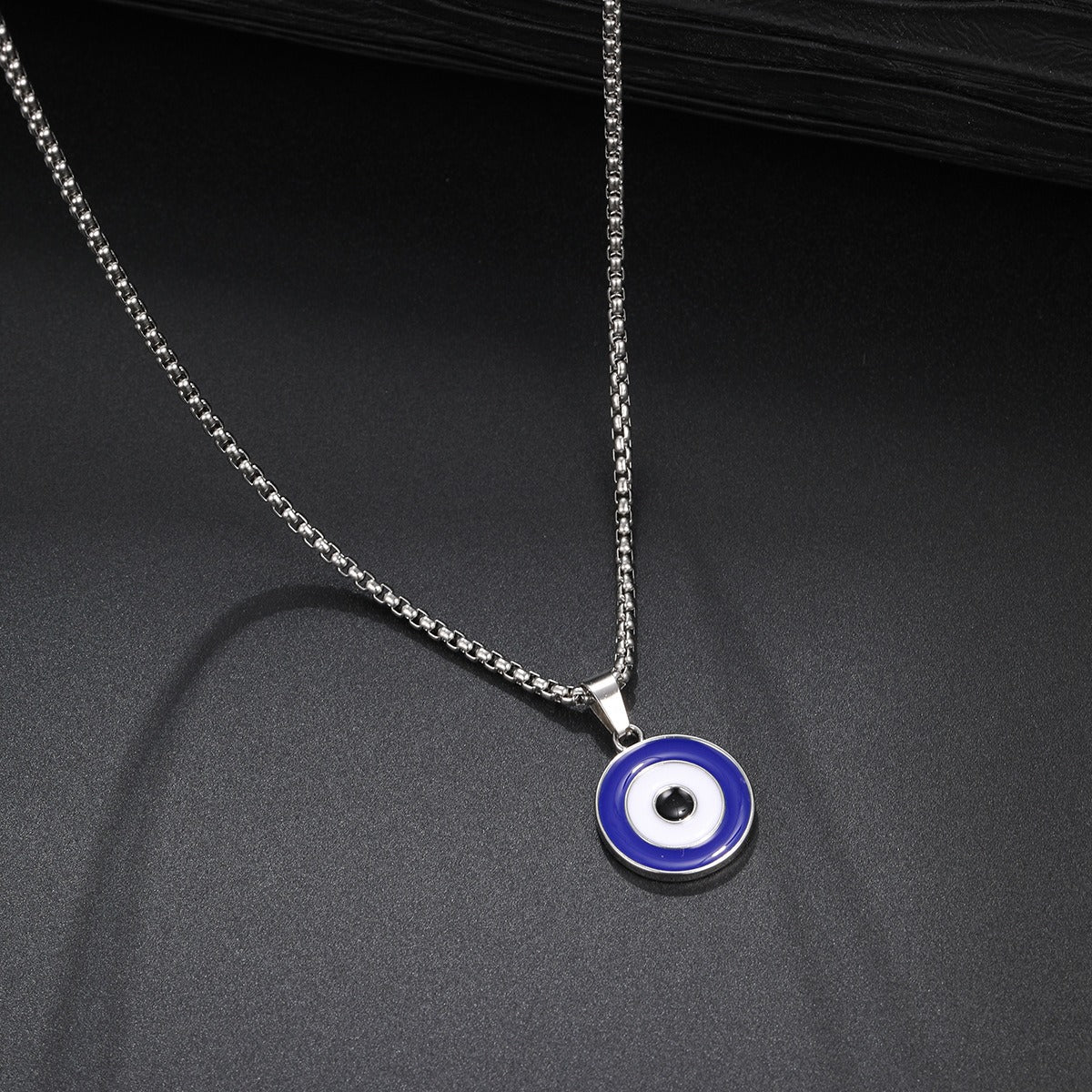 Hot selling hip-hop style Devil's Eye pendant necklace with male and female personality and niche design sense necklace